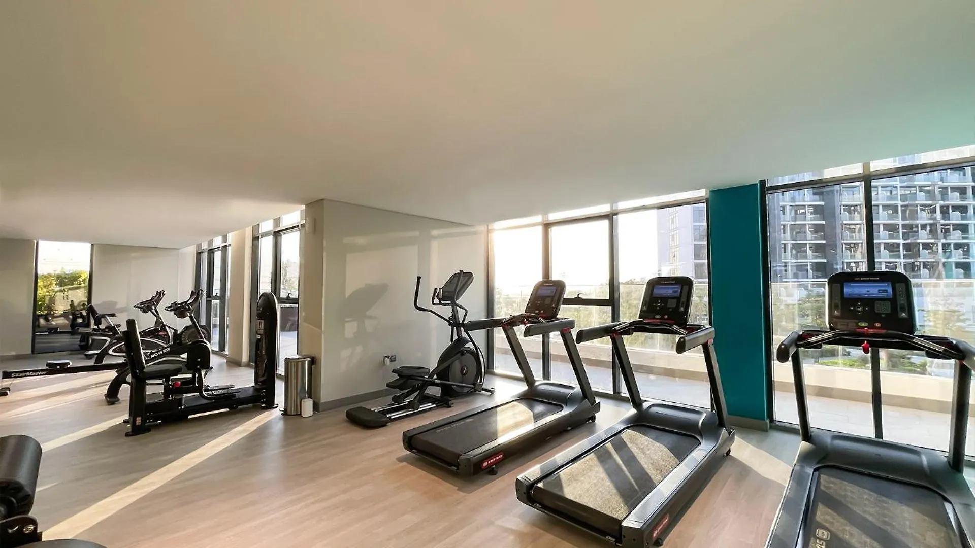 Modern & Bright Studio Space Dubai Apartment