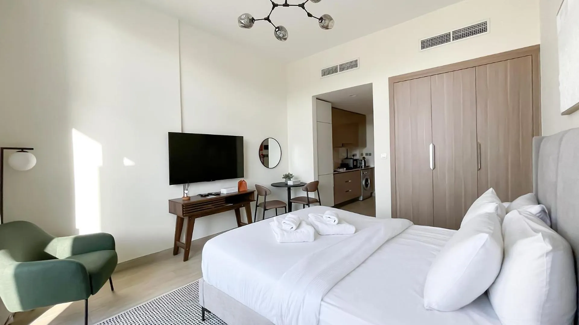 Modern & Bright Studio Space Dubai